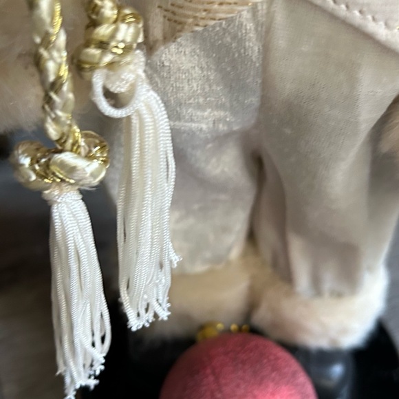 Santa - Picture 7 of 10